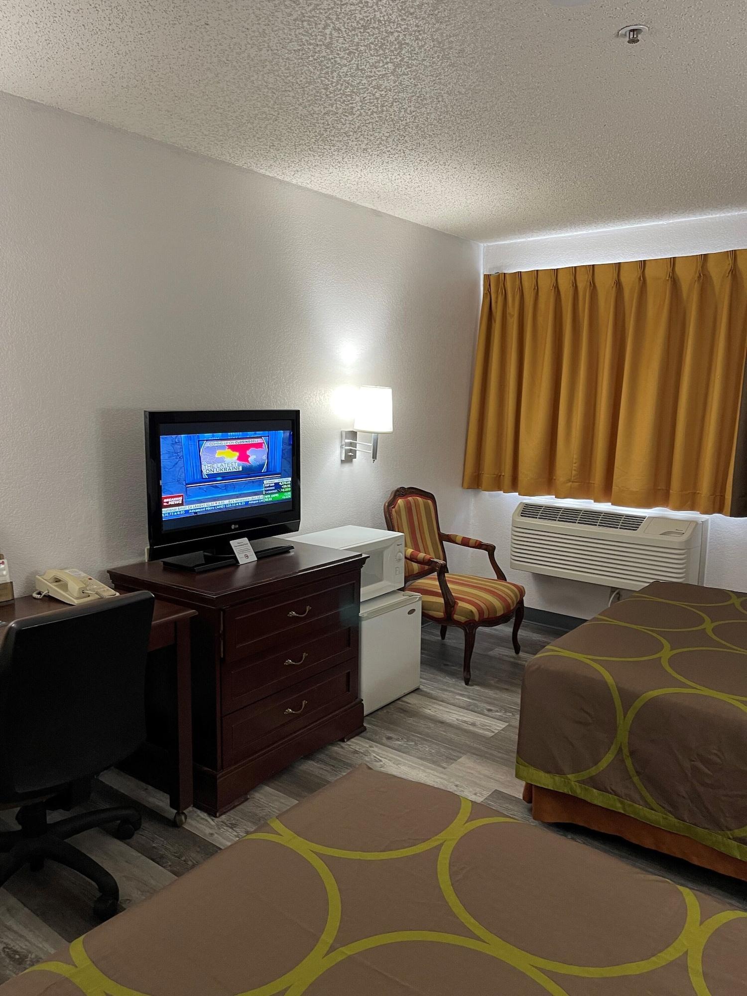 ซูเปอร์ 8 บาย วินด์แฮม ตรินิแดด Hotel ภายนอก รูปภาพ